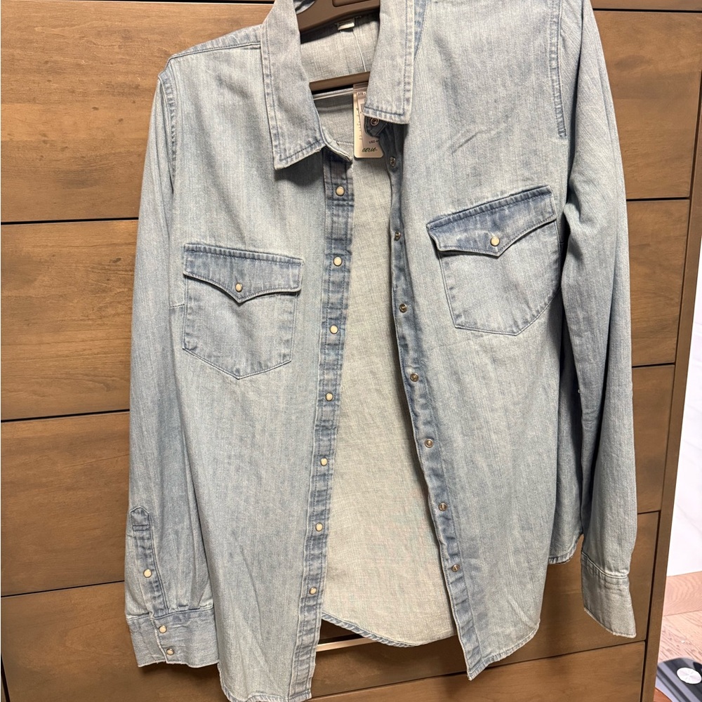 Aerie Light Blue Button-Up Shirt - new with tag